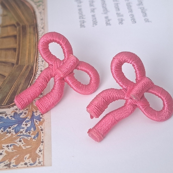 Pink bow earrinhs artisan made - Picture 2 of 4